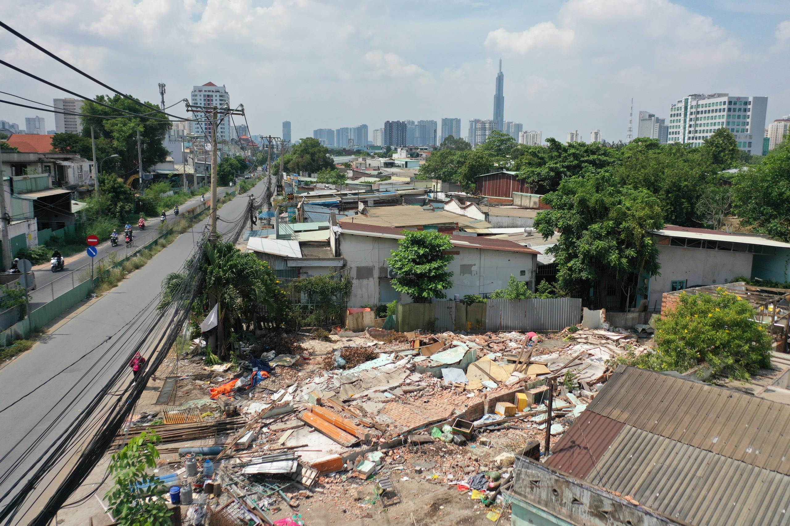 TP.HCM: Người dân tháo dỡ nhà, bàn giao mặt bằng mở rộng đường Lương Định Của- Ảnh 9.