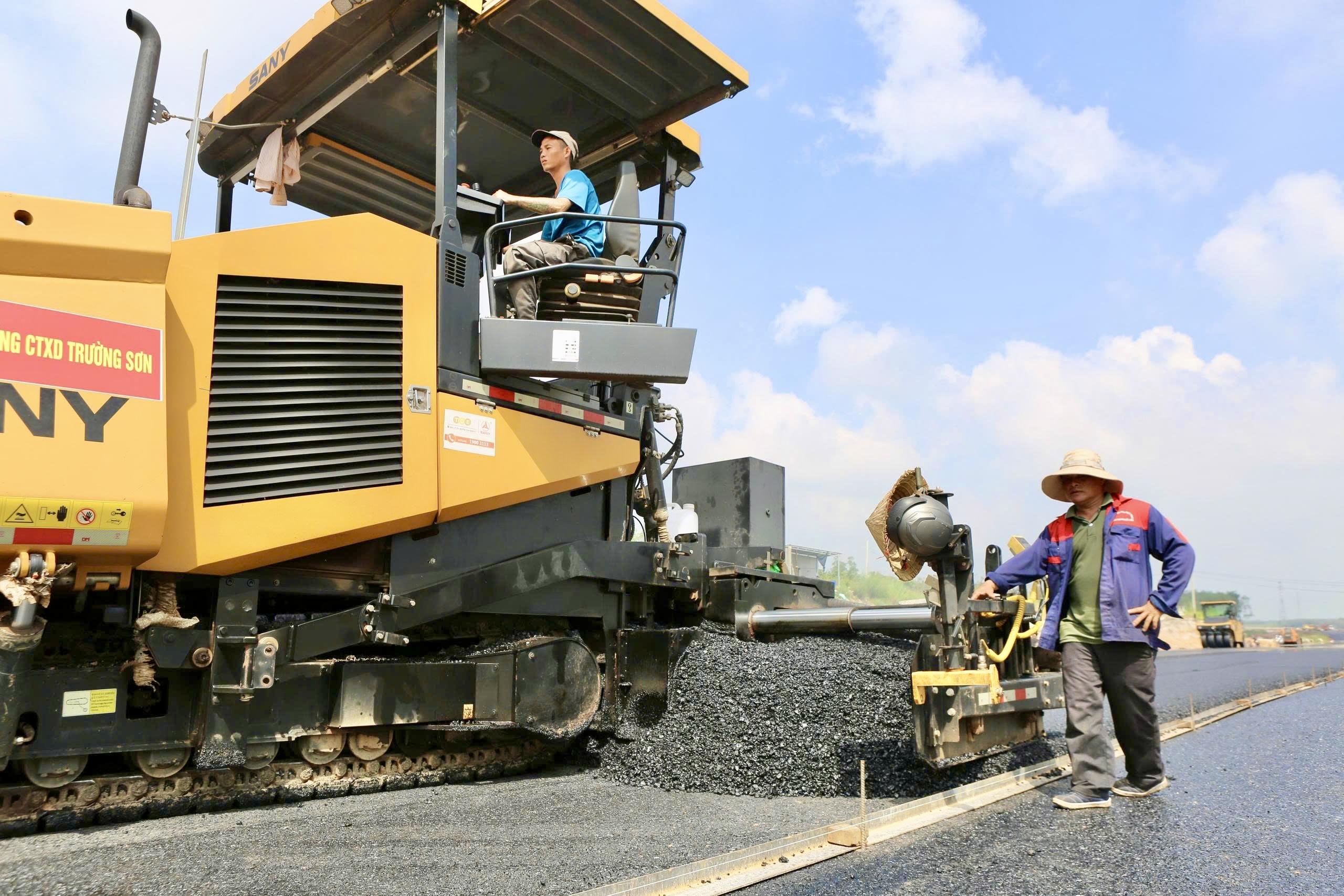Cao tốc TP.HCM - Thủ Dầu Một - Chơn Thành qua Đồng Nai đang thảm nhựa, tăng tốc về đích- Ảnh 5.