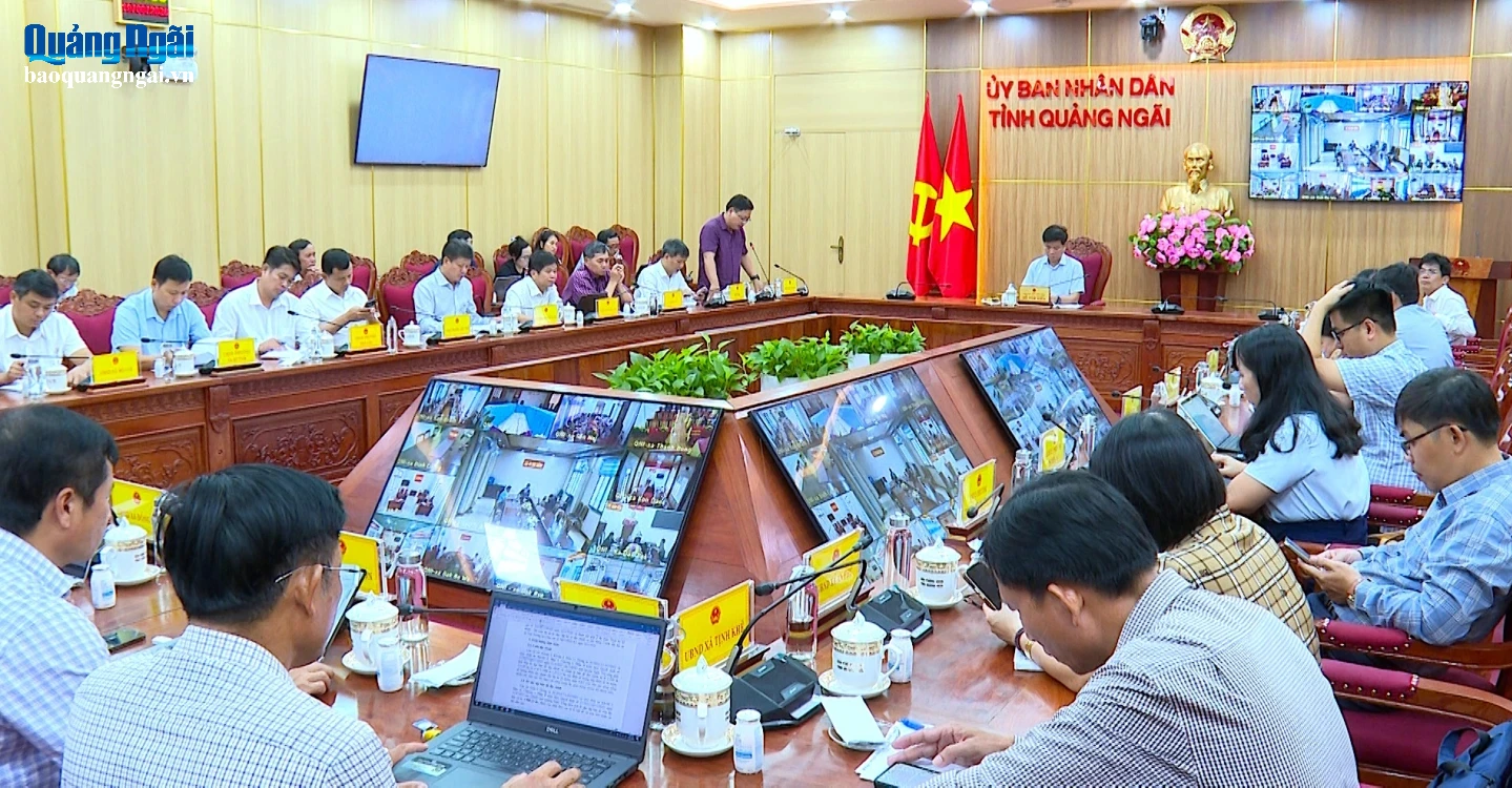 Quang cảnh cuộc họp.
