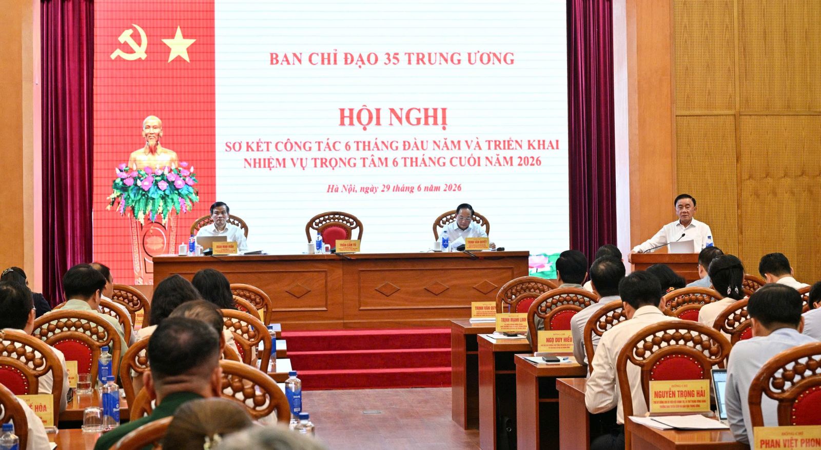 Đồng chí Thường trực Ban Bí thư Trần Cẩm Tú, Trưởng Ban Chỉ đạo 35 Trung ương phát biểu chỉ đạo Hội nghị.