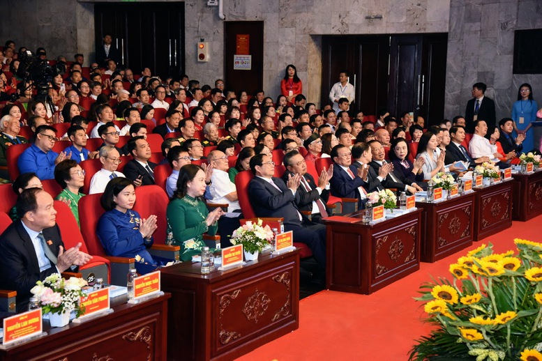 Xây dựng Hà Nội ngang tầm thủ đô các nước phát triển, cùng cả nước bước vào kỷ nguyên vươn mình của dân tộc*- Ảnh 3. Xây dựng Hà Nội ngang tầm thủ đô các nước phát triển, cùng cả nước bước vào kỷ nguyên vươn mình của dân tộc*- Ảnh 3.