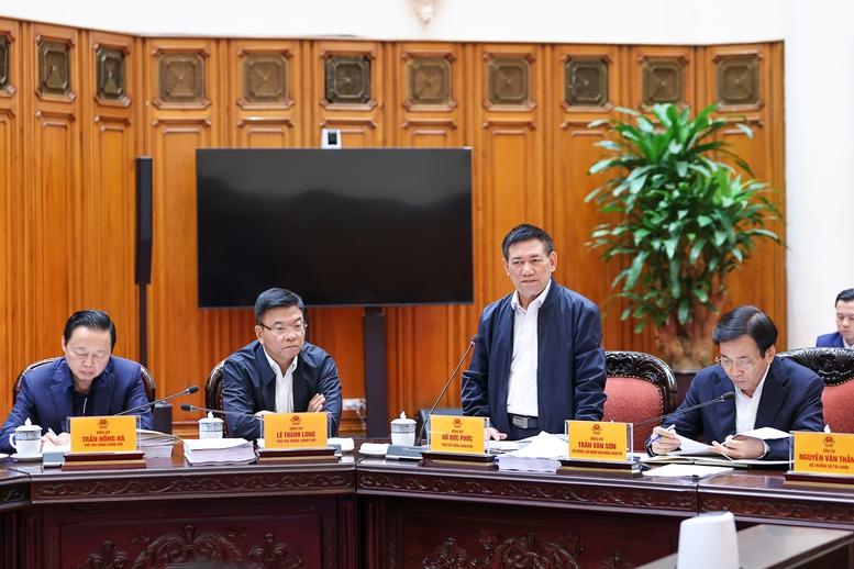 Thủ tướng: Xây dựng chính sách vượt trội, cạnh tranh để thí điểm một số khu thương mại tự do- Ảnh 4.