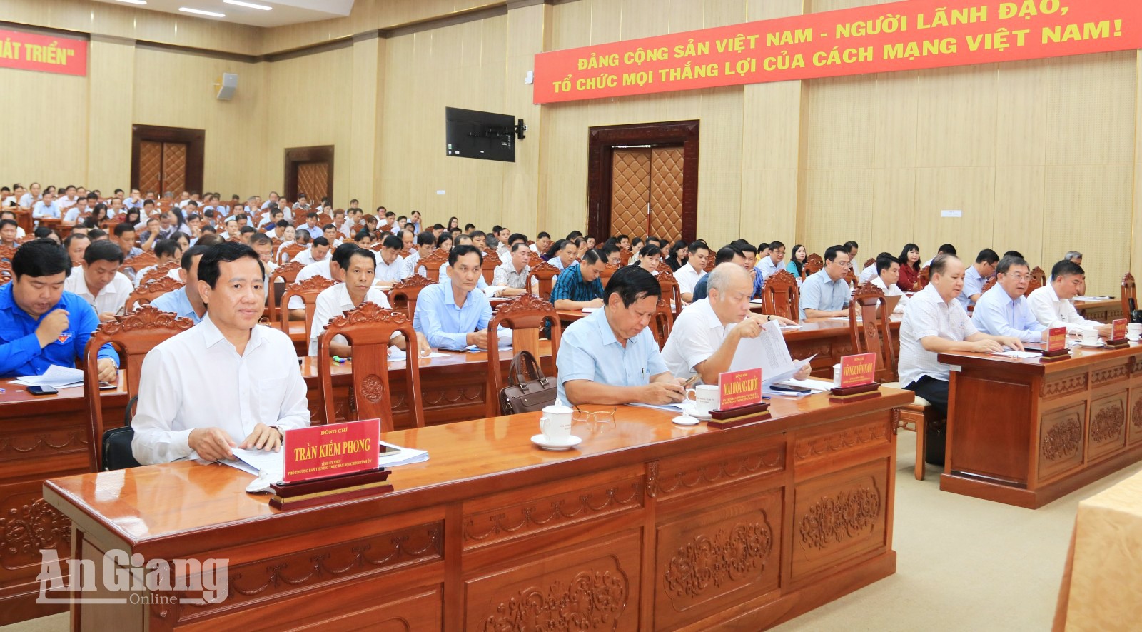 An Giang xử lý, tháo gỡ 239 dự án tồn đọng, vướng mắc Đại biểu tham dự hội nghị