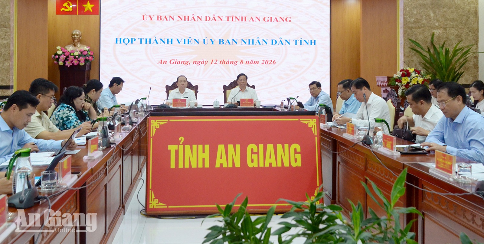 Chủ tịch UBND tỉnh An Giang Hồ Văn Mừng chỉ đạo tháo gỡ vướng mắc các nhiệm vụ trọng tâm