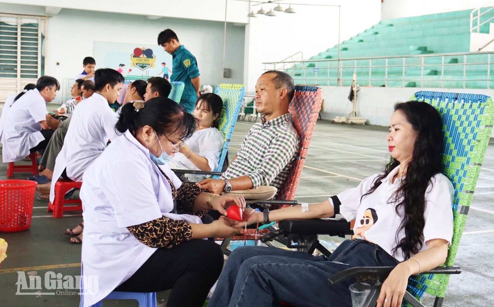 Chợ Mới tiếp nhận 200 đơn vị máu