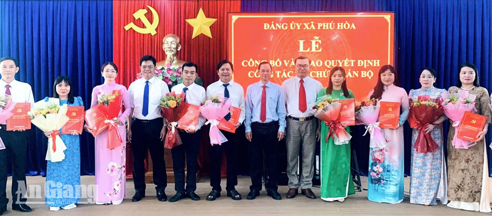 Đảng ủy xã Phú Hòa thành lập mới 13 chi, đảng bộ trực thuộc