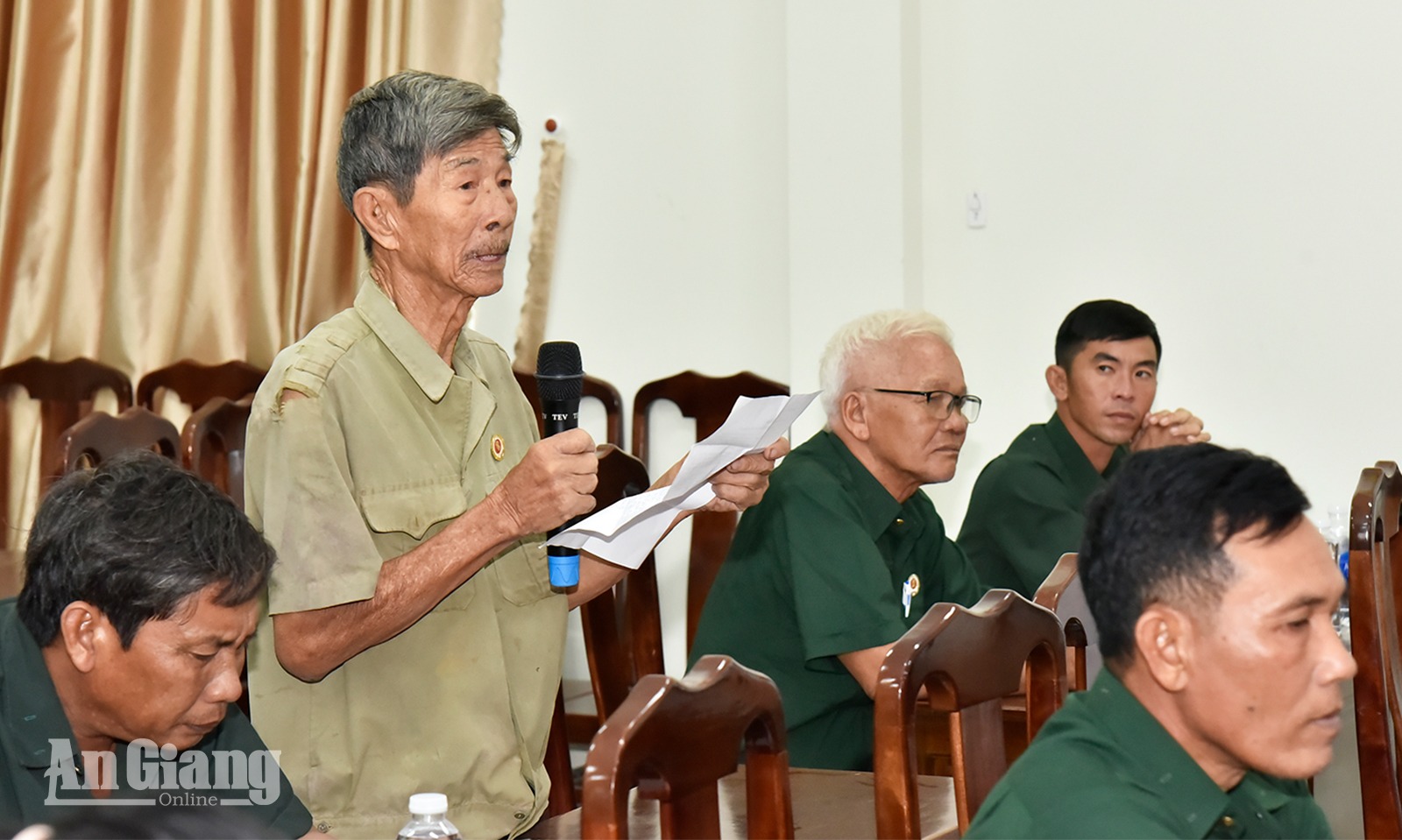 Người dân Vĩnh Điều kiến nghị về phụ cấp, môi trường và hỗ trợ sản xuất