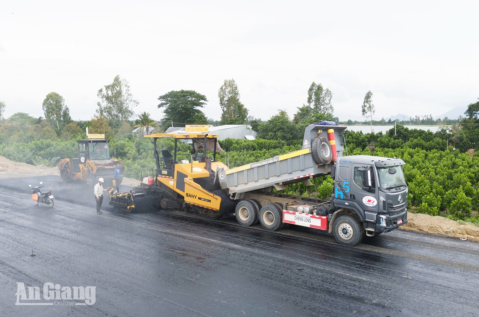 Tăng tốc thi công tuyến cao tốc Châu Đốc - Cần Thơ - Sóc Trăng