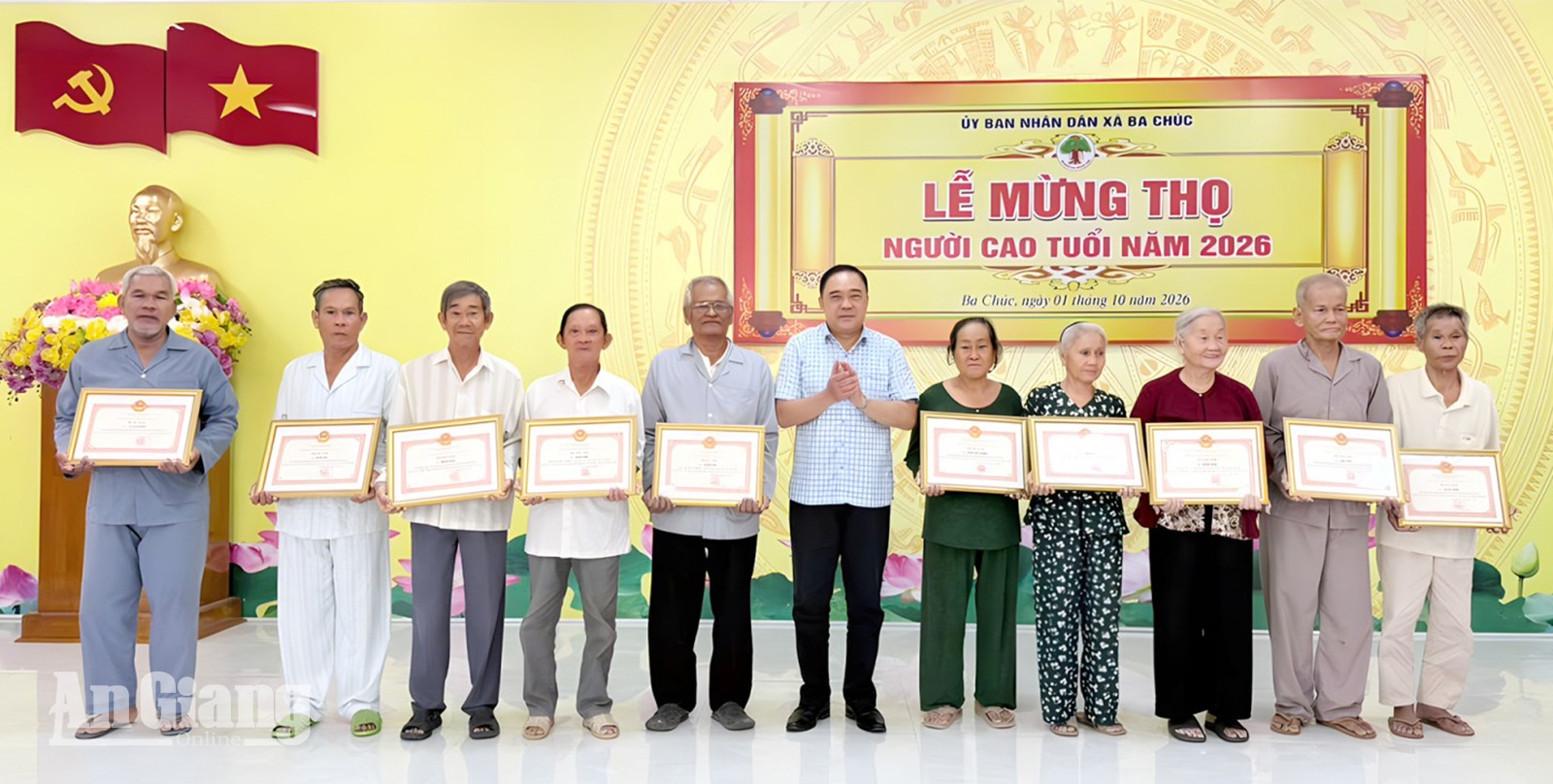 Ba Chúc chúc thọ, mừng thọ 372 người cao tuổi