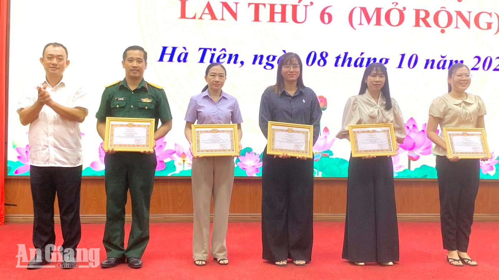 Hà Tiên trao 12 giải Cuộc thi tìm hiểu Văn kiện Đại hội Đảng