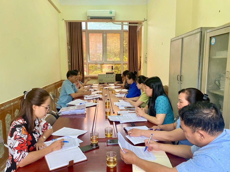 Ban Tuyên giáo Thành ủy Bắc Kạn kiểm tra thực hiện việc đăng ký làm theo Bác tại cơ sở. z6224214621177-0cba0f11a74e0bb8e1e19c043044e6a2.jpg