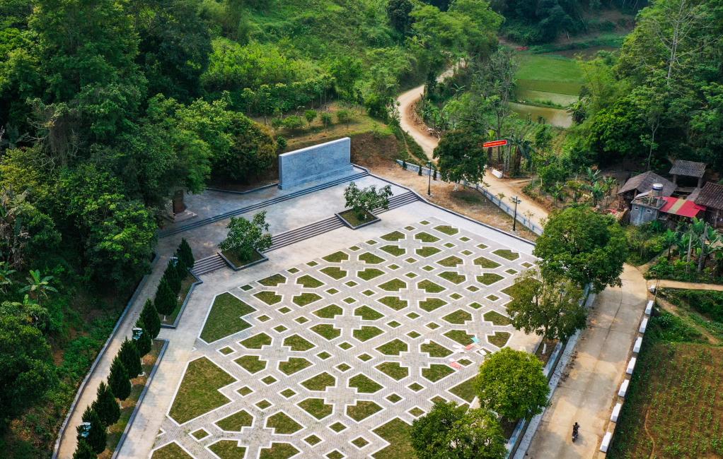 Di tích lịch sử Nặm Lìn được công nhận là Di tích lịch sử cấp quốc gia vào ngày 13/2/1995.