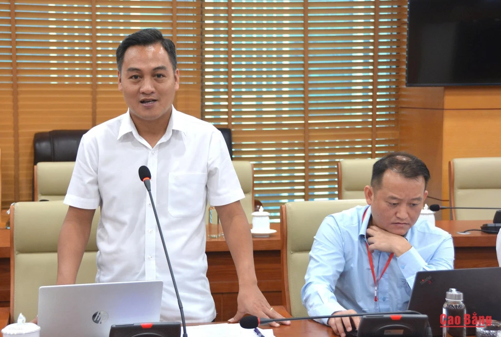 Lãnh đạo Văn phòng UBND tỉnh phát biểu tại buổi làm việc.