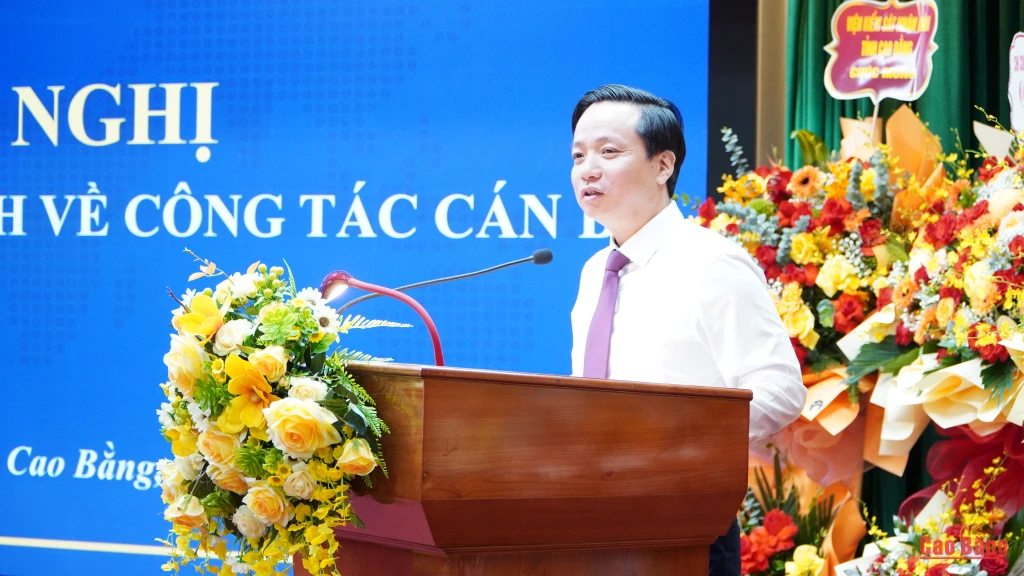 Chủ tịch UBND tỉnh Lê Hải Hòa phát biểu tại hội nghị.