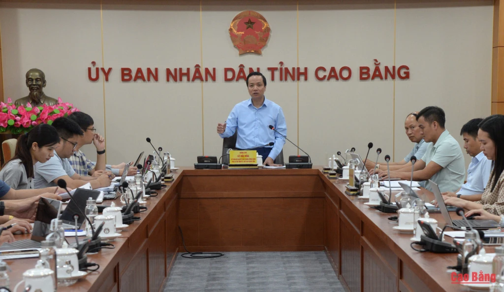 Chủ tịch UBND tỉnh Lê Hải Hòa phát biểu kết luận cuộc họp.
