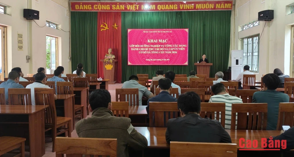 Các học viên tham gia lớp bồi dưỡng.