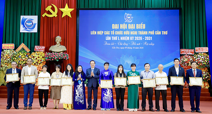 Chuyển từ giao lưu hữu nghị đơn thuần sang kiến tạo phát triển, chú trọng chất lượng và hiệu quả thực chất