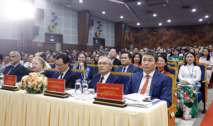 Chuyển từ giao lưu hữu nghị đơn thuần sang kiến tạo phát triển, chú trọng chất lượng và hiệu quả thực chất