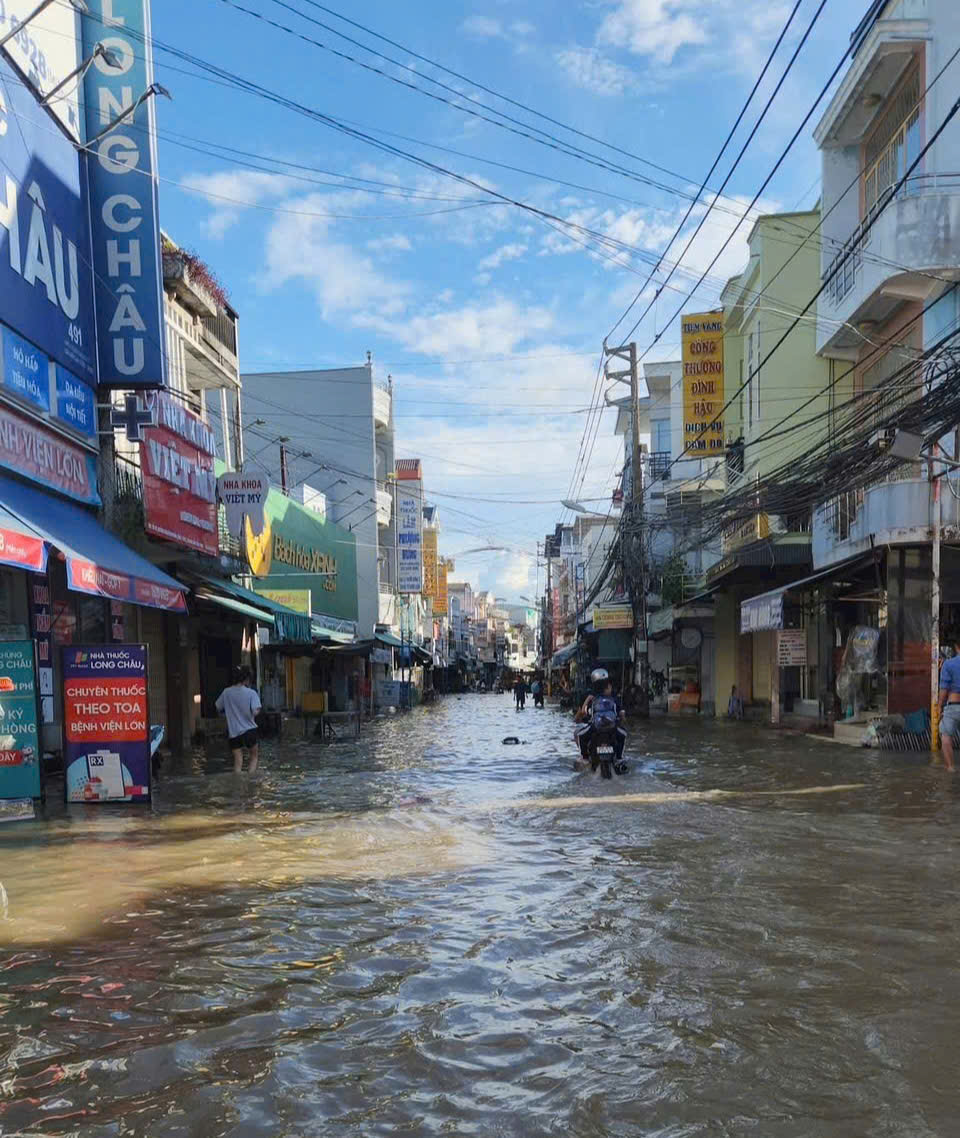 Triều cường đầu tháng 9 âm lịch lên nhanh, vượt báo động III trong những ngày tới