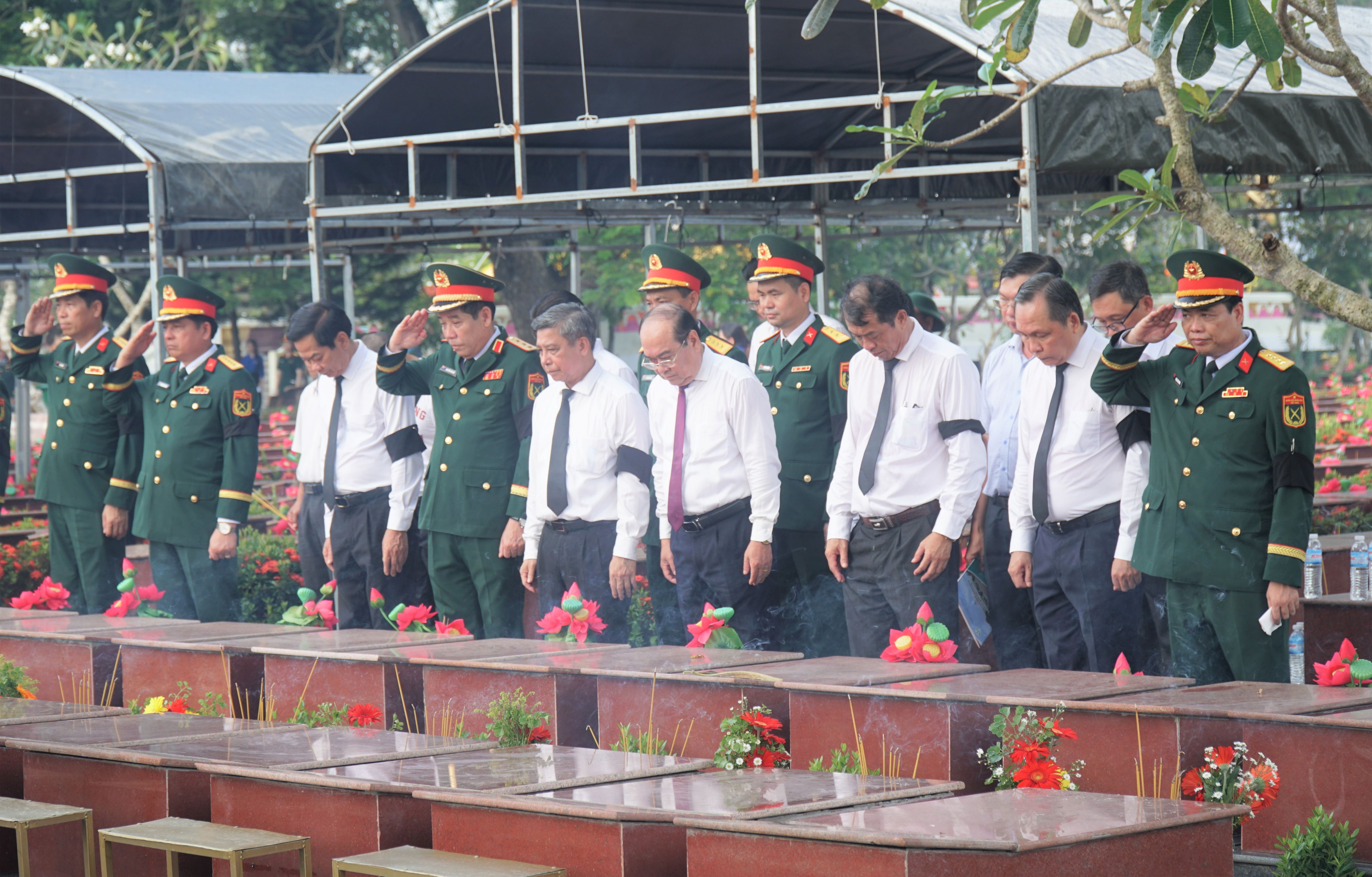 TP Cần Thơ tổ chức Lễ viếng, truy điệu và an táng 120 hài cốt liệt sĩ