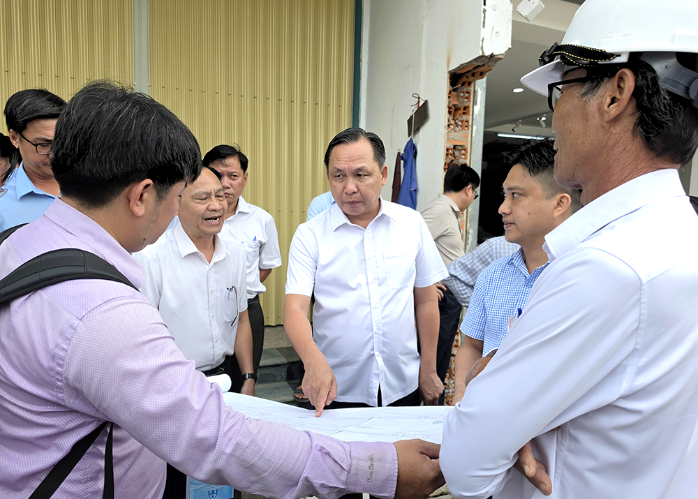 Lãnh đạo TP Cần Thơ kiểm tra, tháo gỡ khó khăn, vướng mắc mặt bằng thi công Dự án Nâng cấp, mở rộng quốc lộ 91 (đoạn từ Km0-Km7)