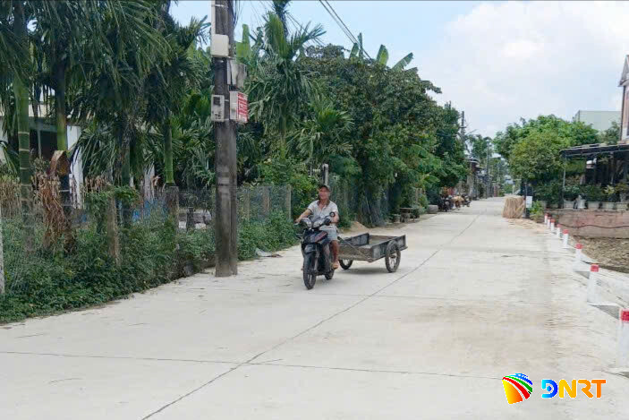 Tuyến đường qua thôn Mỹ Nam, xã Phú Thuận đã hoàn thành trong niềm phấn khởi của nhân nhân. Ảnh: HOÀNG LIÊN
