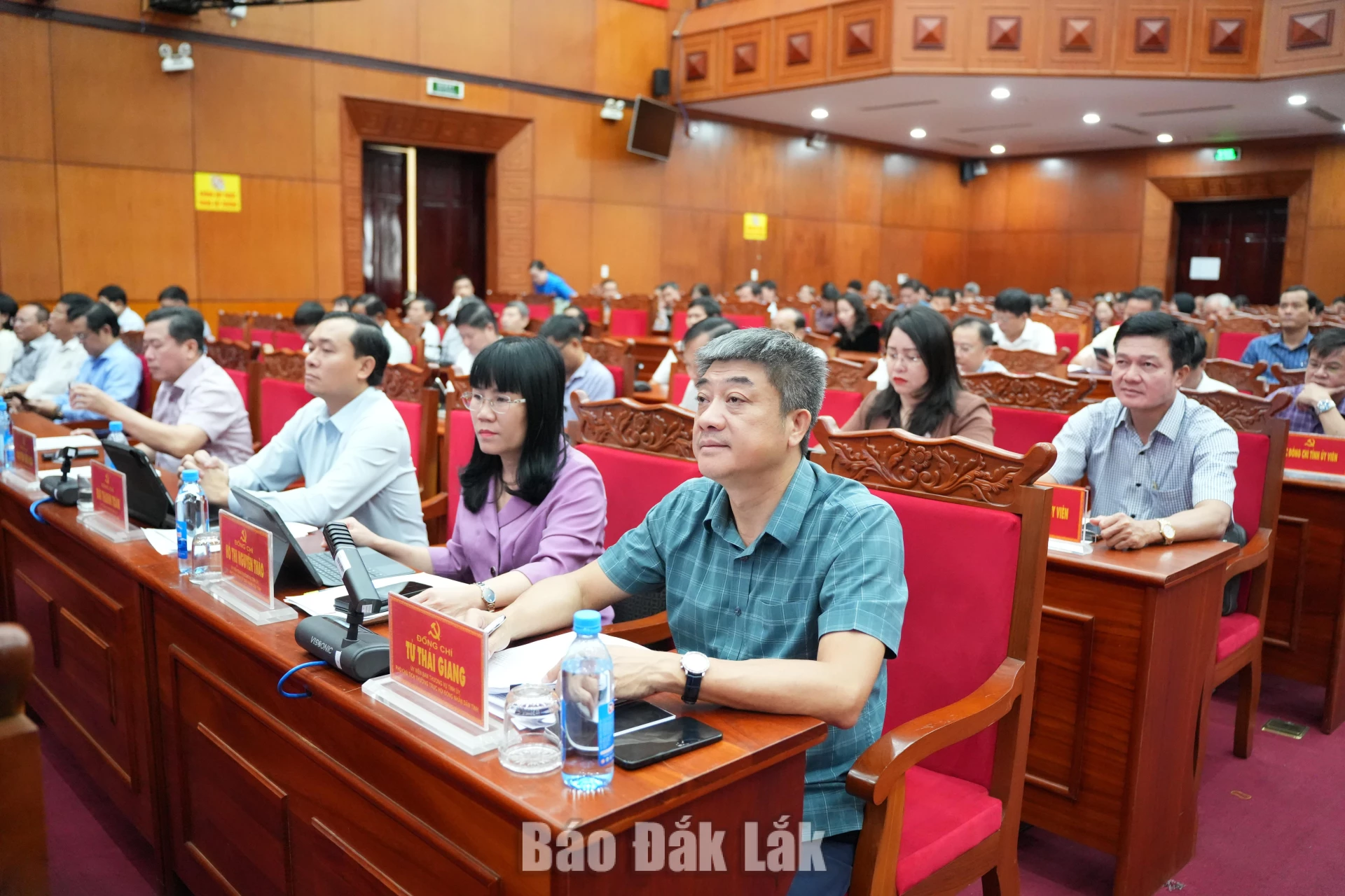Các đại biểu dự hội nghị.