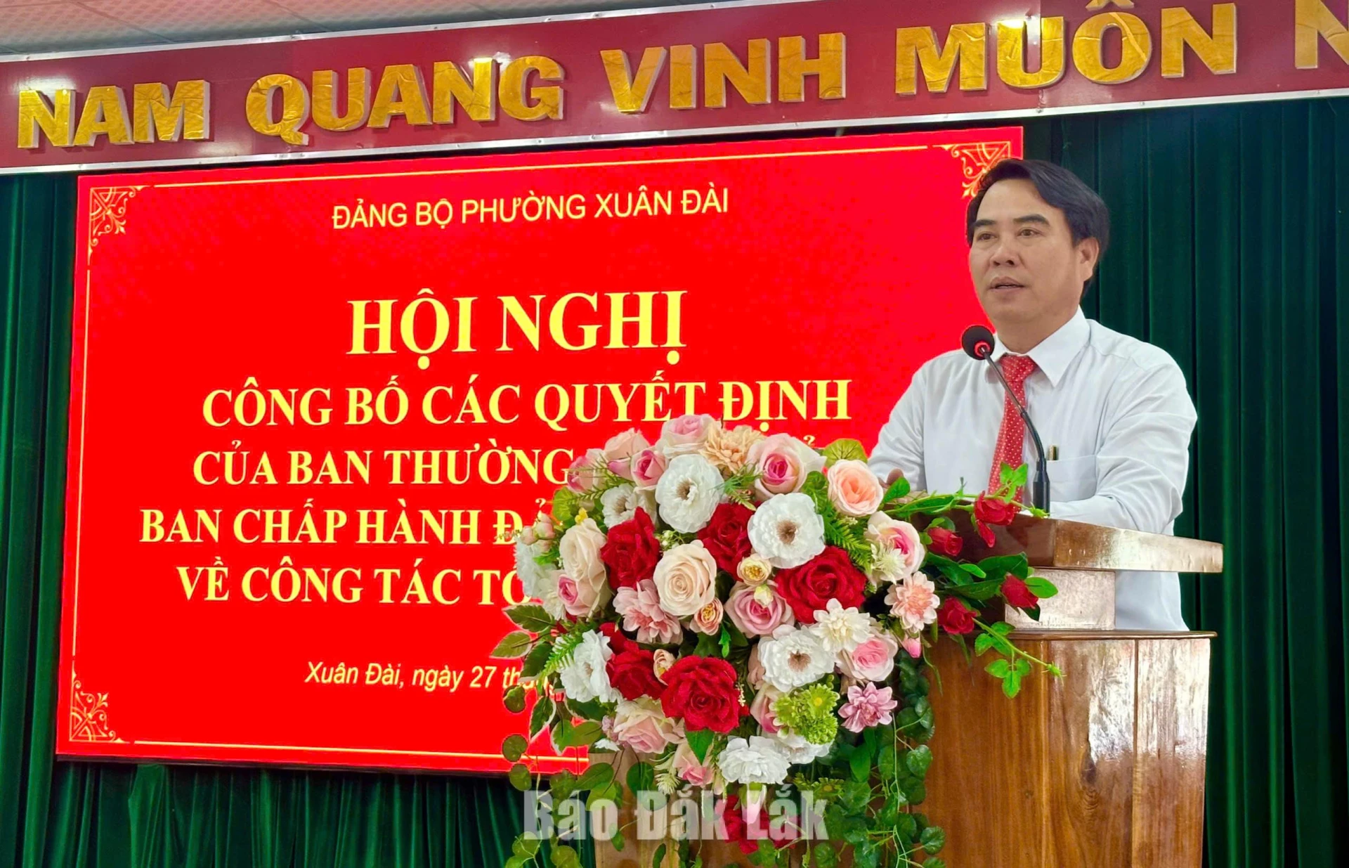 Bí thư Đảng ủy, Chủ tịch HĐND phường Hồ Hồng Nam phát biểu tại hội nghị.