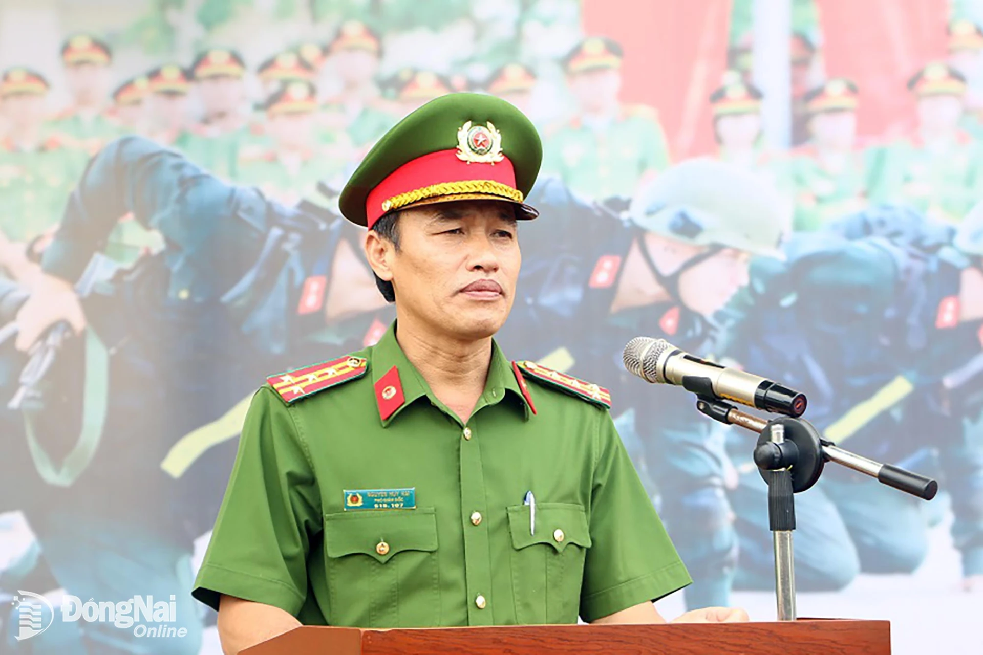 Đại tá Nguyễn Huy Hải, Phó Giám đốc Công an thành phố phát biểu tại buổi lễ. Ảnh: T.V