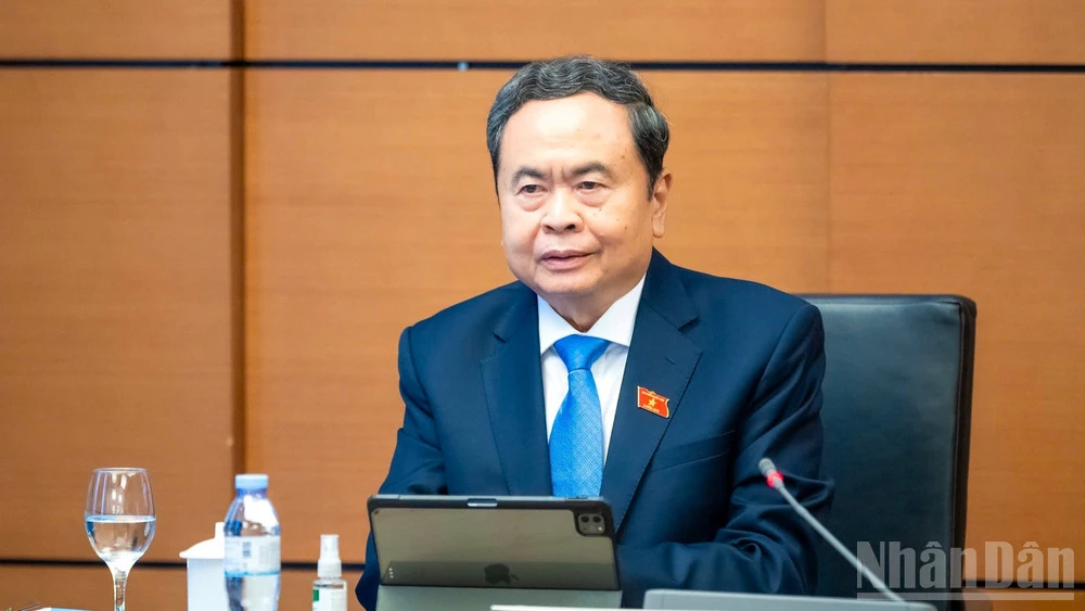 Chủ tịch Quốc hội Trần Thanh Mẫn phát biểu tại thảo luận tổ sáng 18/10. (Ảnh: DUY LINH)  
