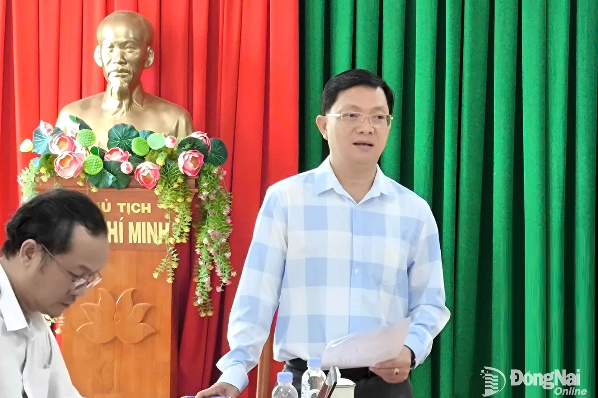 Ủy viên Ban Thường vụ Thành ủy, Phó Chủ tịch Thường trực Ủy ban MTTQ Việt Nam thành phố Hà Anh Dũng phát biểu chỉ đạo tại buổi làm việc. Ảnh: Hiếu Thanh