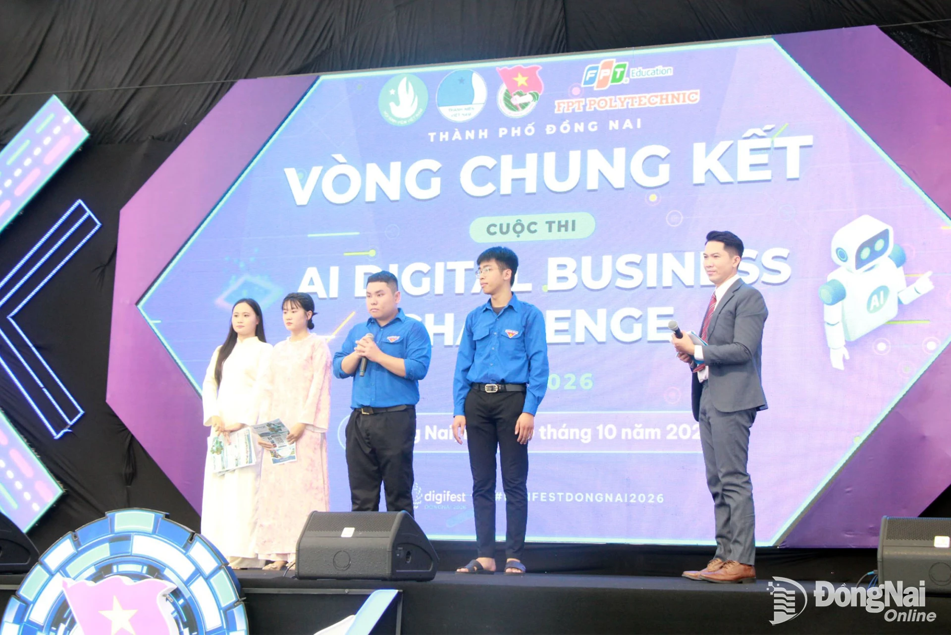 Phần dự thi của đội thi đoạt giải nhất. Ảnh: Nga Sơn