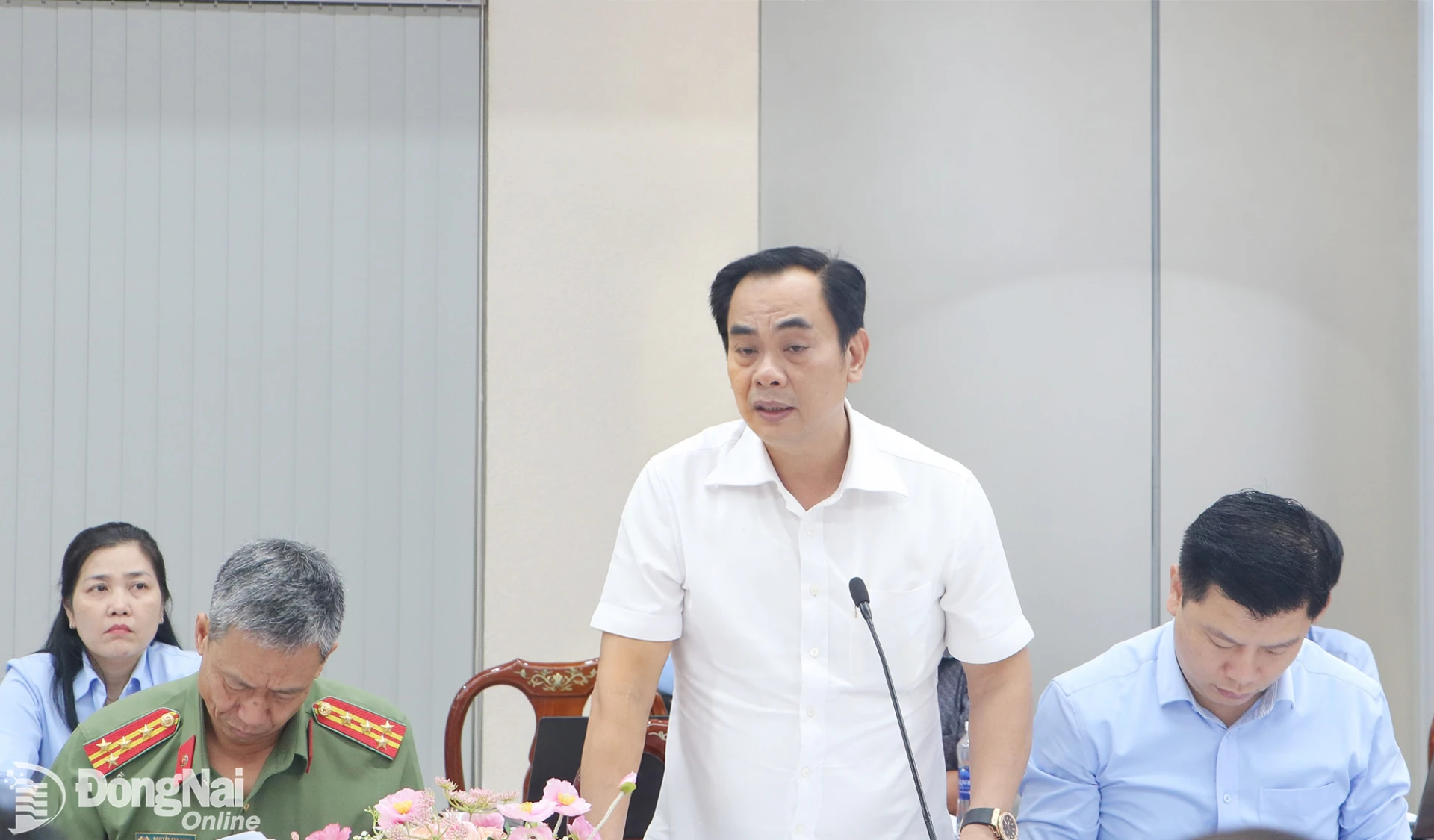 Giám đốc Ban Quản lý dự án đầu tư xây dựng công trình giao thông thành phố Trần Trọng Thủy phát biểu tại buổi làm việc. Ảnh: Phạm Tùng