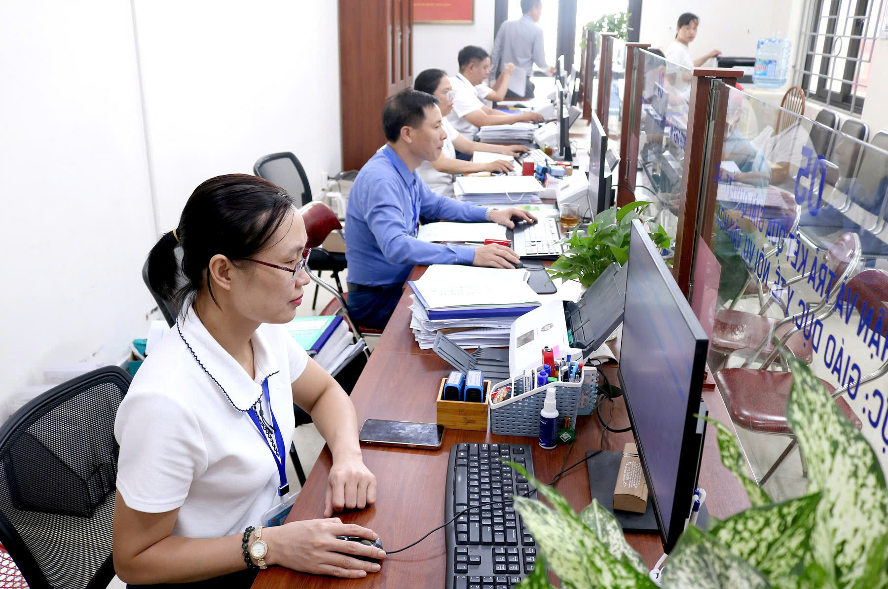 Công tác cải cách hành chính hướng tới mục tiêu nâng cao chất lượng phục vụ người dân và doanh nghiệp. Ảnh L. Thắm