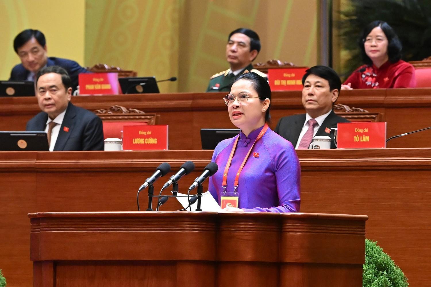 Đồng ch&iacute; H&agrave; Thị Nga, Ủy vi&ecirc;n Trung ương Đảng, Ph&oacute; B&iacute; thư Thường trực Đảng ủy Mặt trận Tổ quốc, c&aacute;c đo&agrave;n thể Trung ương, Ph&oacute; Chủ tịch, Tổng Thư k&yacute; Ủy ban Trung ương Mặt trận Tổ quốc Việt Nam, tham luận về vấn đề: Ph&aacute;t huy sức mạnh đo&agrave;n kết to&agrave;n d&acirc;n tộc - nền tảng, động lực quan trọng thực hiện thắng lợi c&aacute;c mục ti&ecirc;u ph&aacute;t triển đất nước trong kỷ nguy&ecirc;n mới.