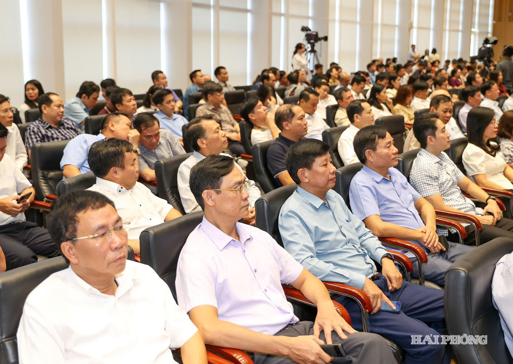 Các đại biểu dự Hội nghị tại điểm cầu thành phố Hải Phòng. Ảnh: LÊ DŨNG