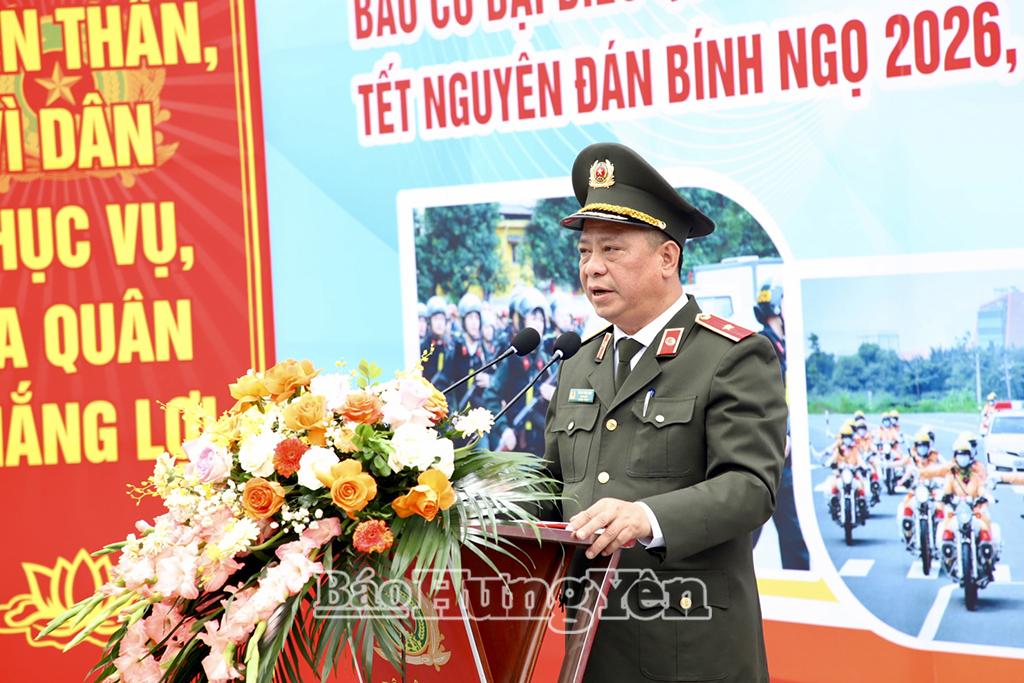 Thiếu tướng Trần Xuân Ánh, Ủy viên Ban Thường vụ Tỉnh ủy, Giám đốc Công an tỉnh Hưng Yên phát lệnh ra quân thực hiện đợt cao điểm.