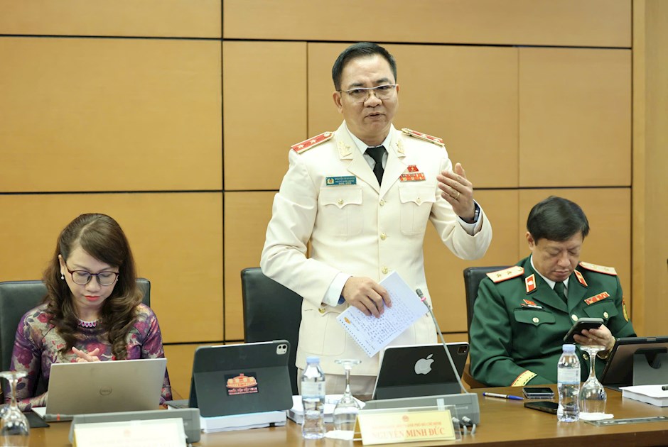 Đại biểu Nguyễn Minh Đức (TPHCM) trình bày ý kiến tại thảo luận tổ. Ảnh: QUANG PHÚC