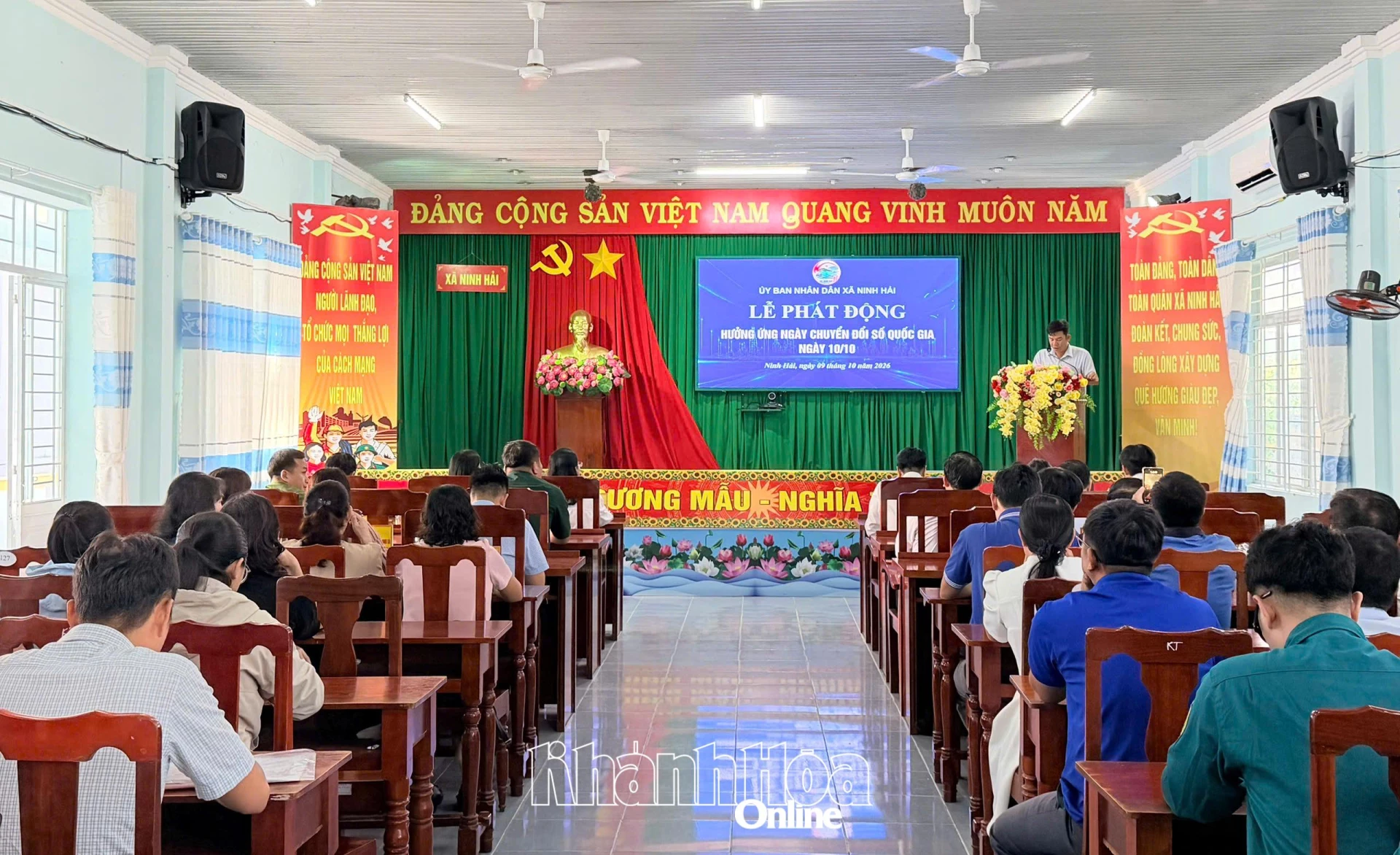 Quang cảnh buổi lễ phát động.
