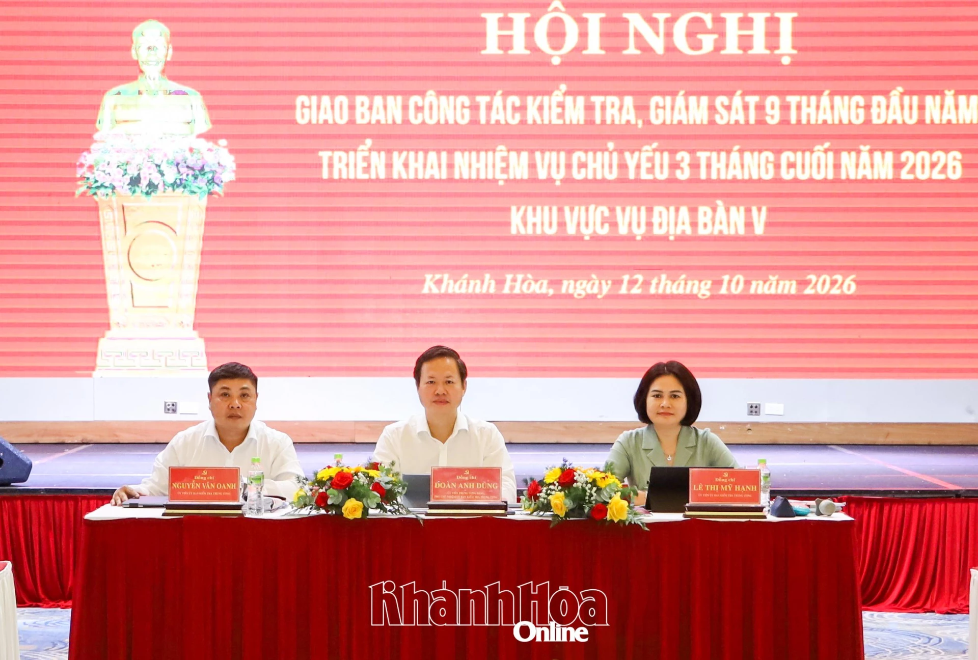 Các đồng chí: Đoàn Anh Dũng, Lê Thị Mỹ Hạnh, Nguyễn Văn Oanh chủ trì hội nghị.