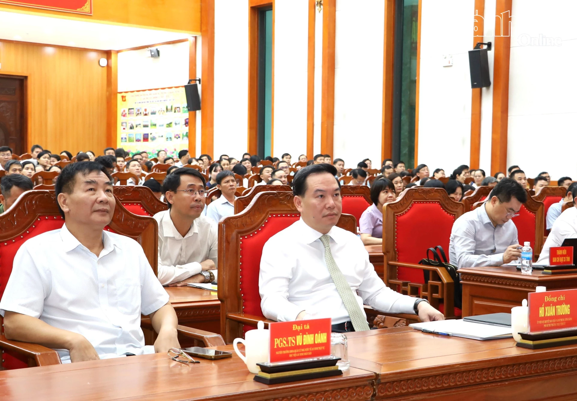 Đồng chí Hồ Xuân Trường và các đại biểu tham dự buổi lễ trao giải và tập huấn, diễn tập.