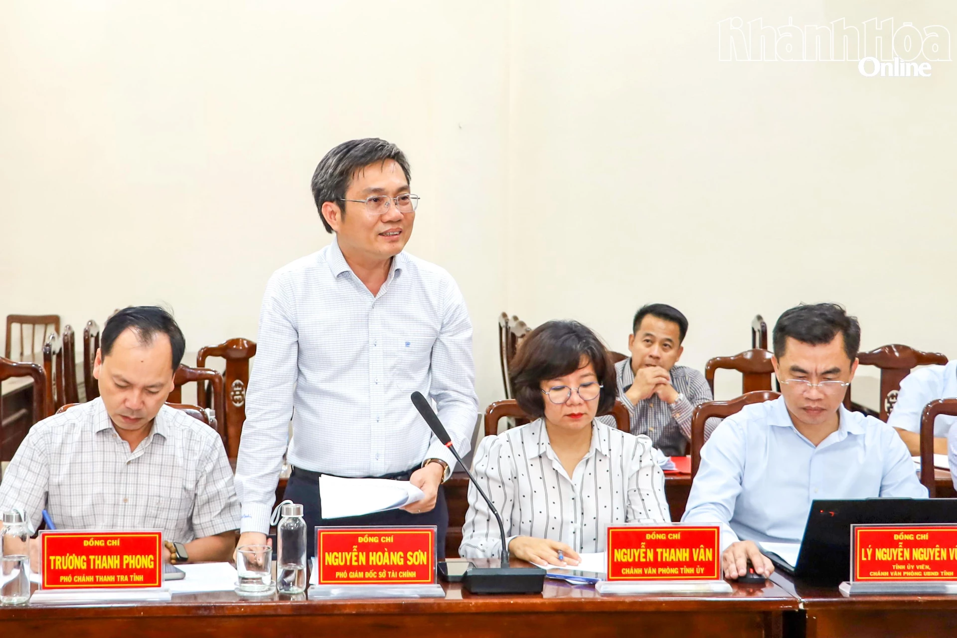 Lãnh đạo Sở Tài chính trao đổi một số nội dung tại buổi làm việc.