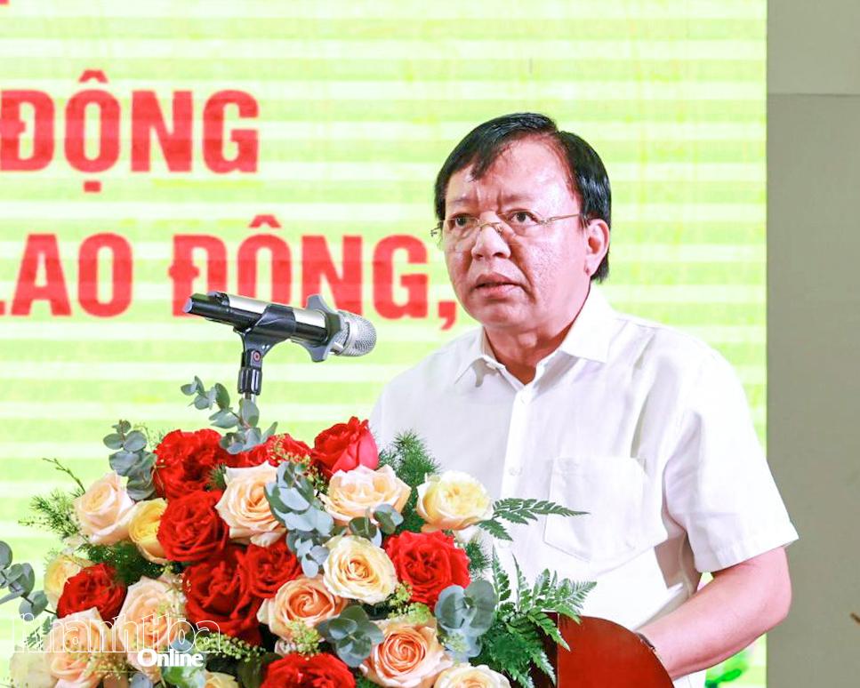 Đồng chí Lê Huyền phát biểu tại lớp tập huấn.