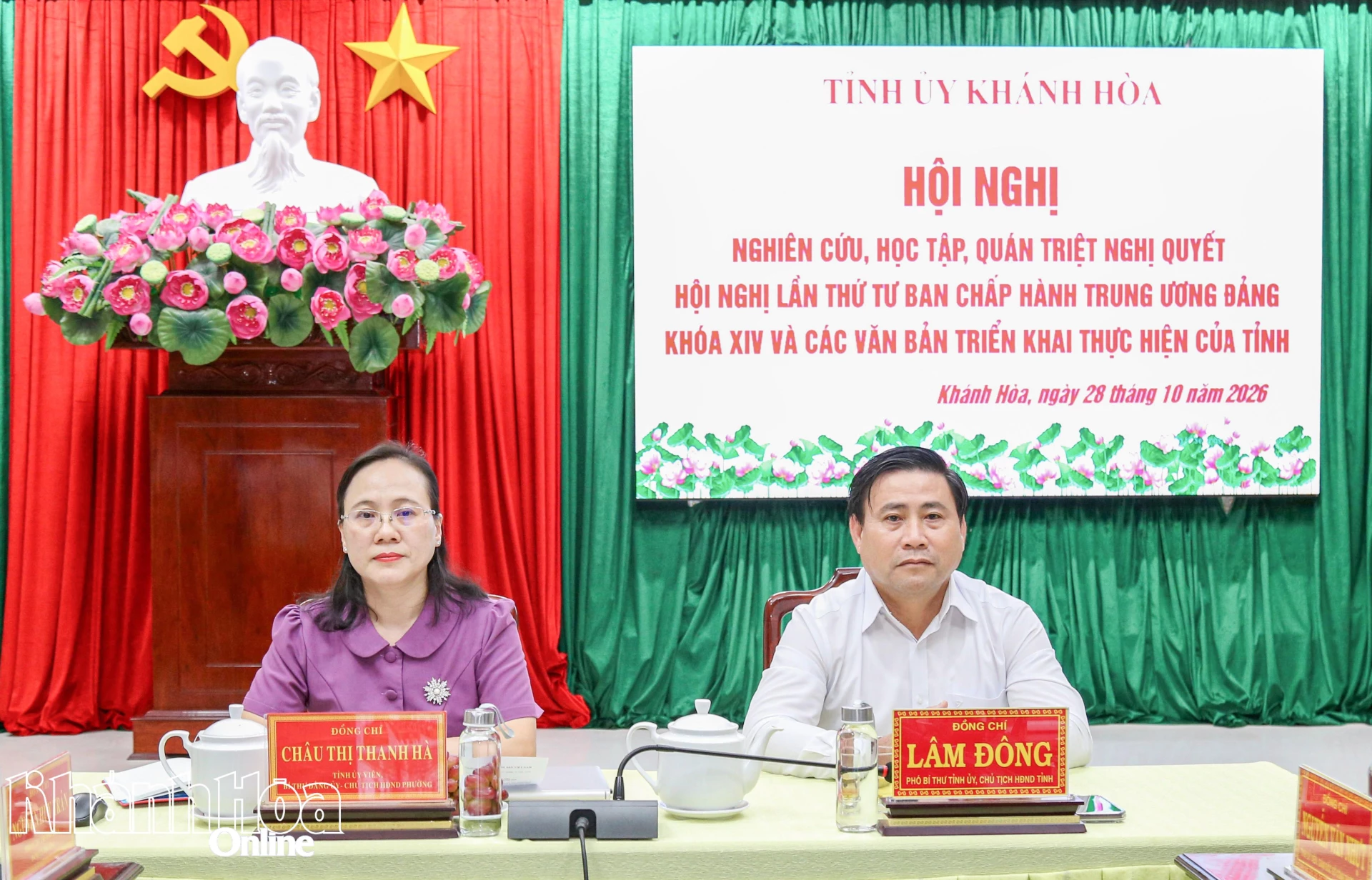 Đồng chí Lâm Đông tham dự hội nghị tại điểm cầu Đảng ủy phường Phan Rang. Ảnh: THANH LONG
