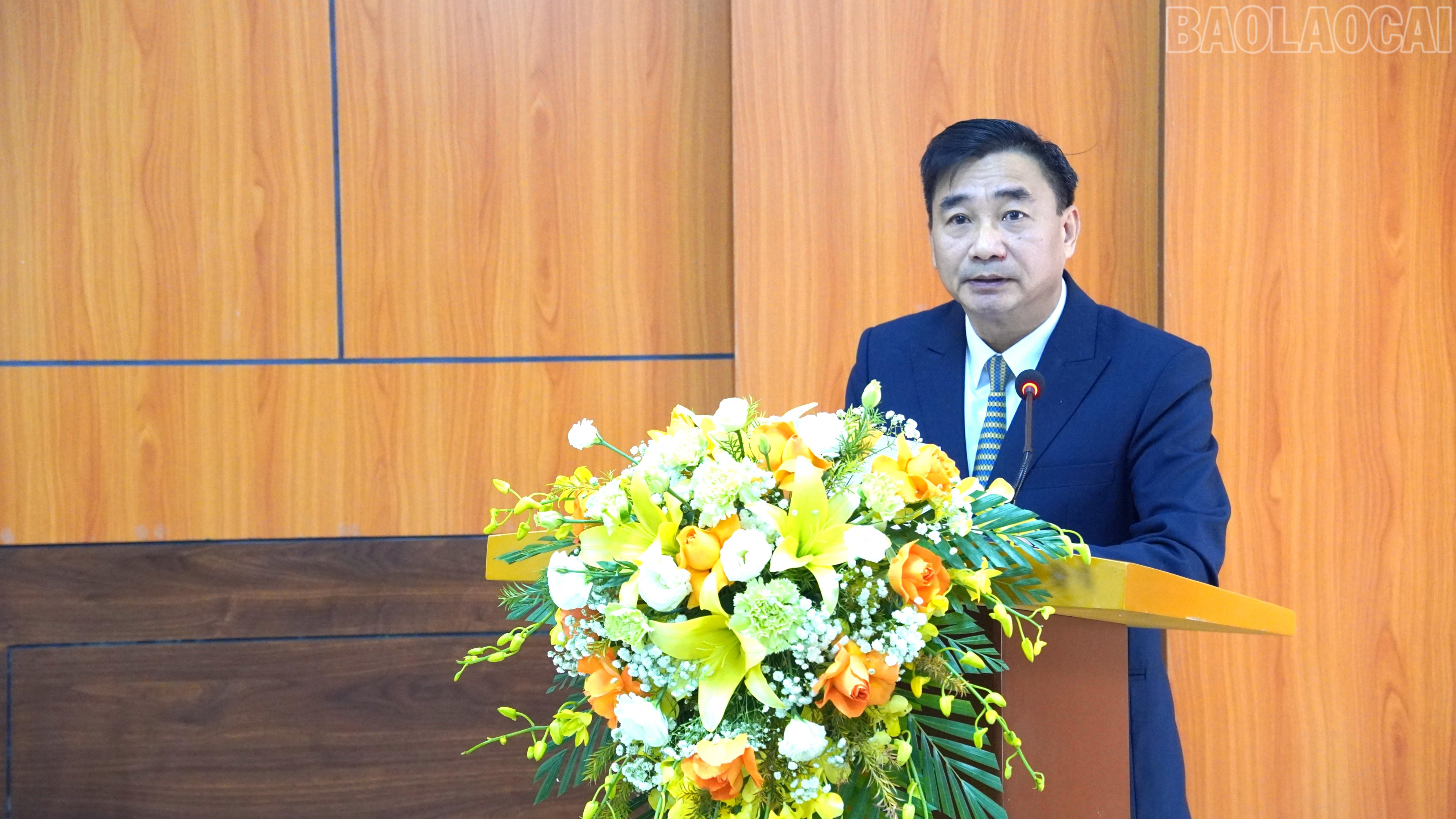 Đồng chí Nguyễn Chương Phát - Chủ tịch Hội Nông dân tỉnh phát biểu nhận nhiệm vụ. baolaocai-tr_fpt02421-5781.jpg