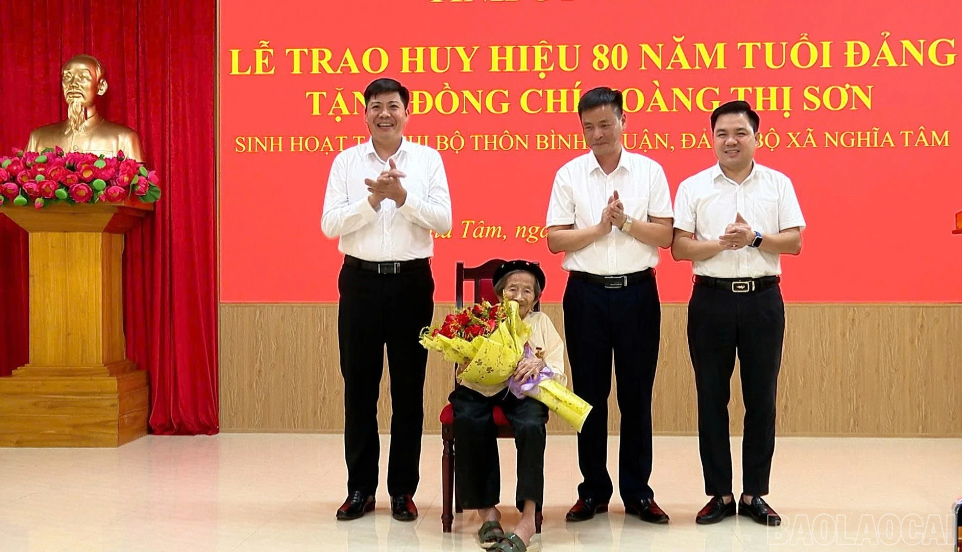 baolaocai-bl-dang-bo-xa-chuc-mung-2418.jpg
