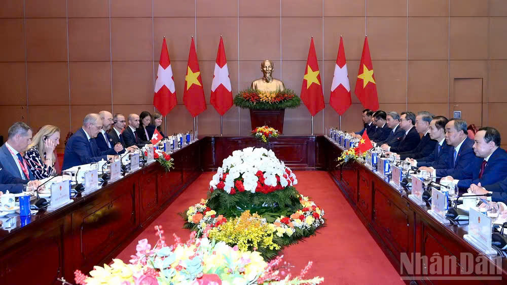 Tổng Bí thư, Chủ tịch nước Tô Lâm hội đàm với Tổng thống Thụy Sĩ Guy Parmelin, tại Hà Nội, ngày 17/10/2026. (Ảnh: ĐĂNG KHOA)
