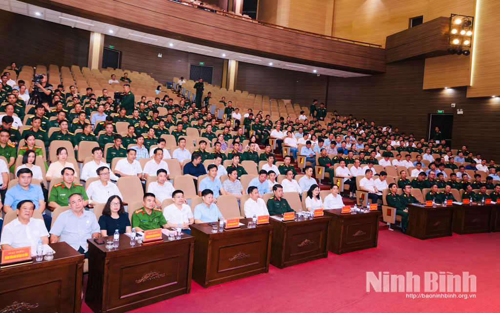 Các đại biểu dự hội nghị.
