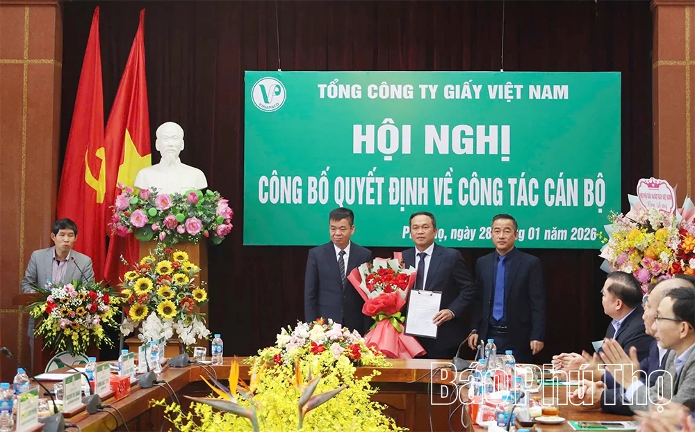 C&ocirc;ng bố quyết định bổ nhiệm Tổng Gi&aacute;m đốc Tổng C&ocirc;ng ty Giấy Việt Nam