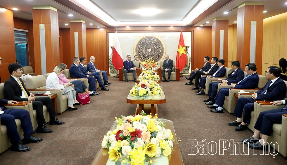 Đồng chí Bí thư Tỉnh ủy Phạm Đại Dương tiếp và làm việc với Đoàn đại biểu cấp cao Ba Lan